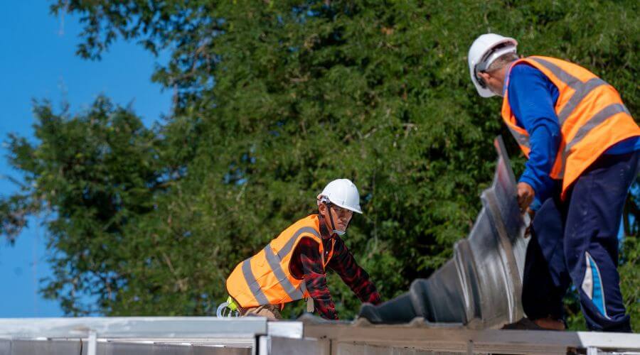 Professional residential roofers in Haines, OR
